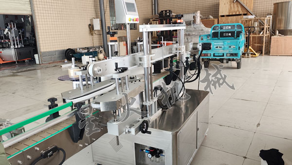 星火成都全自动贴标机实拍图