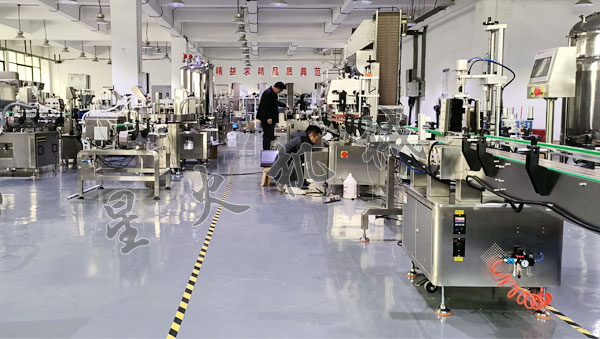 四川贴标机生产厂家实拍图